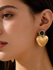 一对金色磨砂心形耳坠 | 绿色水钻点缀吊坠耳环 | 复古奢华珠宝 - 金色 - 查看 3