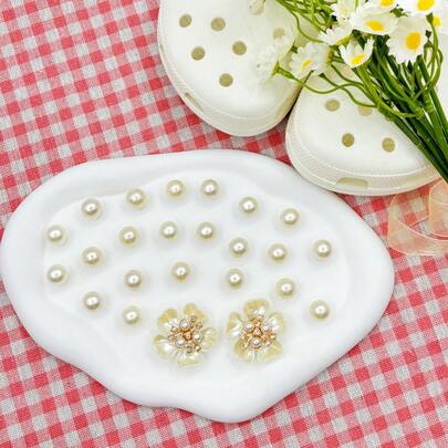 24件套白色花朵和仿珍珠鞋饰套装，适用于木屐，优质流行装饰配件，圣诞节、生日、派对的绝佳礼物