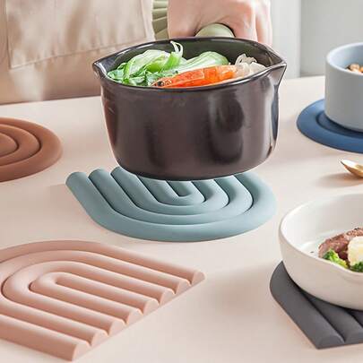 1pc Heat Resistant Silicone Trivet Mat, Non-Slip & Durable, Suitable For Hot Pots, Pans & Cups, Modern Kitchen Essential