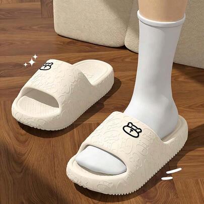 صنادل منزلية صيفية جديدة لعام 2026 بتصميم بسيط وعصري، ذات نعل ناعم ومريح للارتداء في المنزل والخارج