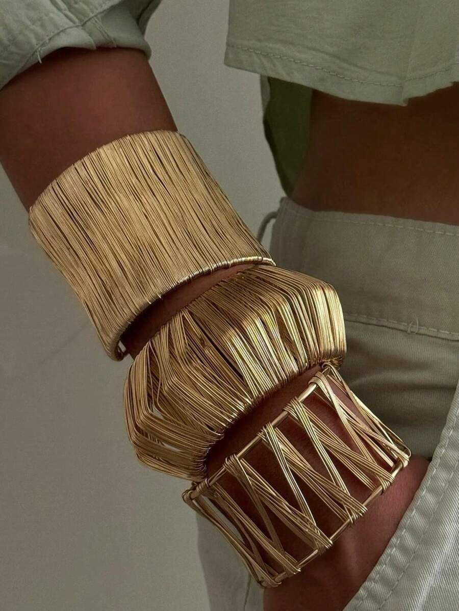 Punk Hip-Hop Water Drop Wide Bracelet, Personalized Matte Bracelet, Exaggerated Alloy C-Shaped Bracelet, Geometric Spring Bracelet, Alloy Bracelet Accessories - Gold - View 1