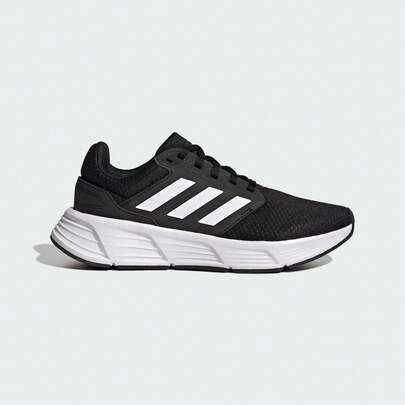 Adidas 女士透气网面舒适轻便休闲运动跑步鞋 GW3847，春夏款