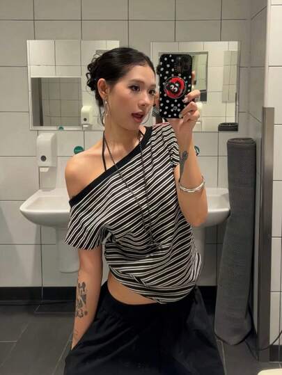 复古美式宽松黑白条纹露肩短袖T恤，露背性感百搭夏季女式上衣