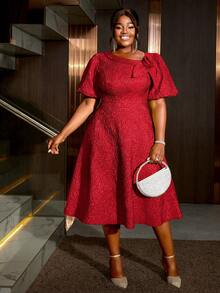 大码女士玫瑰提花泡泡袖A字毕业礼服，适合通勤、优雅鸡尾酒会、半正式舞会、生日、婚礼宾客、毕业典礼、晚宴、返校节、派对等场合，也适合情人节和春季穿着。 - 酒紅色 - 查看 2