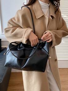 这是一款复古简约风格、时尚精致、百搭且适合日常使用的女士大容量单肩包，于 2026 年发布。 - 黑色 - 查看 10