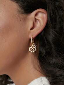 Women's Gold-Plated Clip-On Earrings, Fully Embedded With Zirconia Stones And Floral Zirconia Discs, Minimalist Elegant Style, Suitable For Daily Commute And Workwear, An Ideal Gift For Fashion Enthusiasts - Gold - View 4