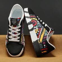 男女通用黑白涂鸦滑板鞋，独特几何印花休闲运动鞋 - 黑色 - 查看 4