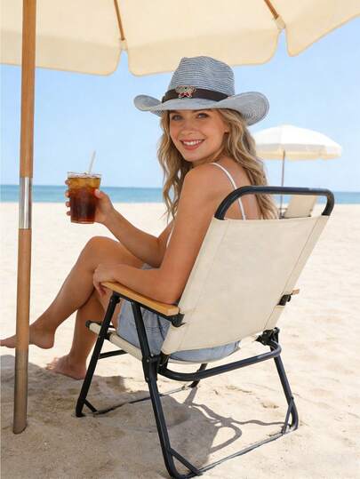 1顶Y2K酷炫风纯白草编牛仔帽，透气草编材质，饰有蝴蝶水晶装饰帽带，复古宽帽檐，甜美又酷炫，适合音乐节、派对、酷炫装扮，让你成为众人瞩目的焦点。