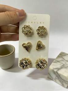 1-9 Pairs Of Retro-Style Butterfly Bow/Leaf/Flower Earrings With A Three-Dimensional Texture, Made Of High-Quality Plastic. Available In Various Styles, They Are Versatile And Suitable For All, Perfectly Matching Ladies' Daily Commuting Needs. - Gold - View 4