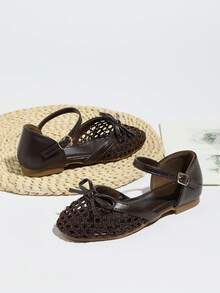 1 Pair New Fashion Elegant Woven Bow Knot Breathable Lightweight Comfortable Soft Non-Slip Flat Hollow-Out Sandals For Big Kids Girls, Suitable For Indoor/Outdoor, Party, All Seasons - Coffee Brown - View 4