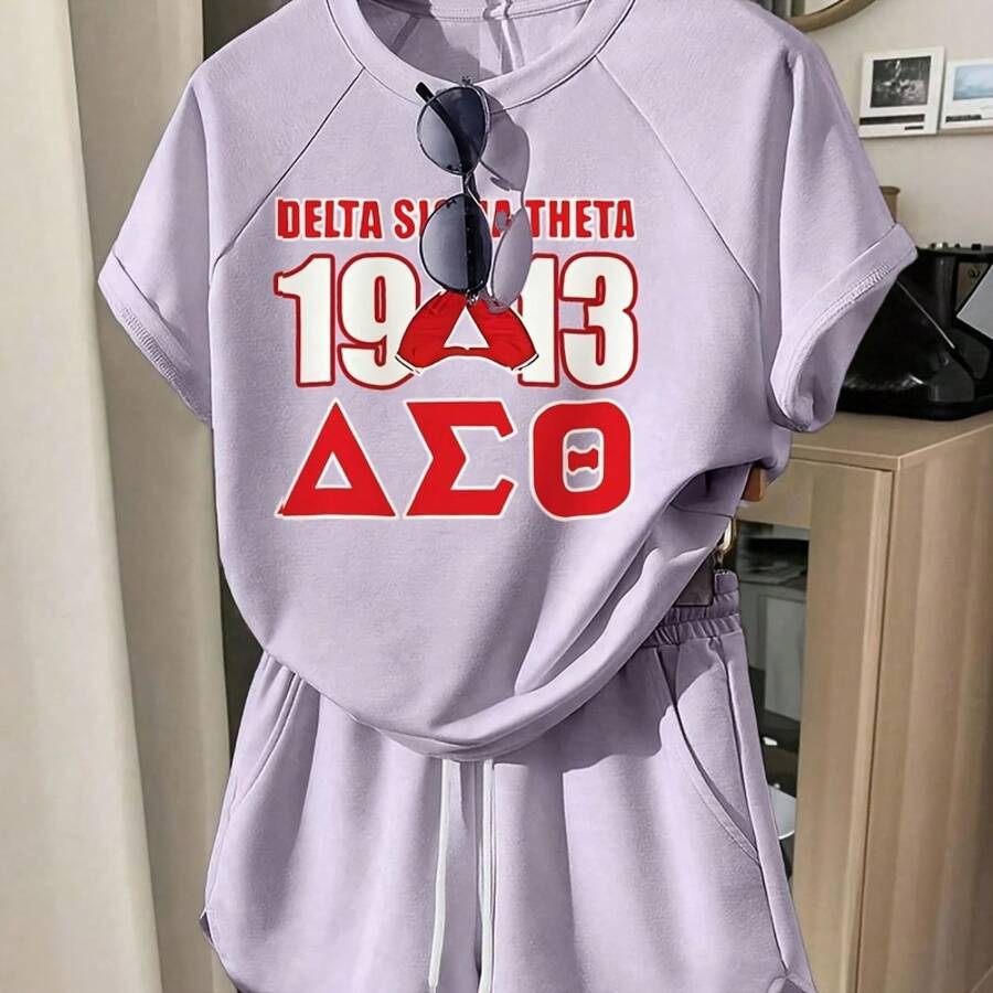 2 Piece Lavender Purple Delta Sigma Theta 1913 Graphic Loungewear Set, Short Sleeve Raglan T-Shirt With Rolled Cuffs + High Waisted Elastic Drawstring Waist Shorts With Side Pockets, Round Sunglass Decor, Casual Soft Breathable Sleepwear & At Home Wear For Daily Leisure - 紫色 - 查看 1