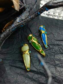 Bộ móng giả nhọn dài nhiều màu sắc: Móng xanh lá, móng xanh dương, 10 miếng/bộ. Móng giả màu xanh lá cây bóng bẩy phong cách Baroque Y2K, móng xanh dương, móng đỏ, móng cam, với họa tiết lượn sóng vẽ tay, đầu móng acrylic kiểu Gothic cung điện Pháp nhọn, kèm bộ dụng cụ làm móng gel miễn phí. - Nhiều màu - Xem 6