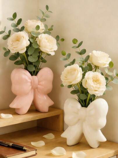 可爱蝴蝶结树脂花瓶 - 装饰花瓶，适用于房间装饰、卧室床头柜、窗台和玄关桌 - 非常适合插放鲜花或仿真花、绿植和干花 - 粉白配色，为您的家居、办公室或公寓装饰增添甜美柔和的女性气息
