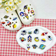 Bộ 22 phụ kiện trang trí giày chủ đề phi hành gia, đồ trang trí giày dễ thương phù hợp cho các bữa tiệc, quà tặng cho cả nam và nữ (Nhiều kiểu dáng khác nhau, làm thủ công nên có thể có một vài vết keo nhỏ hoặc lỗi nhỏ ở mặt sau) - 22 chiếc - Xem 3