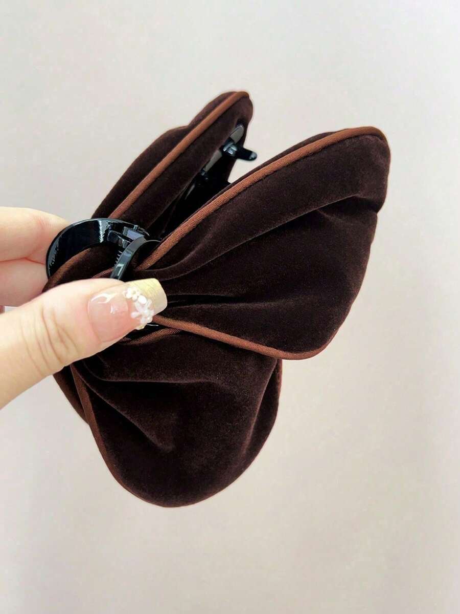 [Elegant | Soft Fur] Elegant Soft Fur Hairpin | French Style 1pc - Velvet Butterfly & Shark Gripper,Black Plush Gripper, Butterfly Shaped Fashionable Velvet White Edged Gripper,Suitable For Parties, Birthday Parties, Gifting To Friends And Family, Valentine's Day Gifts, Birthday Gifts, New Year Gifts - Multicolor - View 1