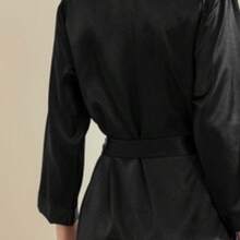 一件轻盈奢华七分袖长款睡袍，适合居家、酒店、户外游泳、婚礼派对、闺蜜聚会等场合穿着，春夏皆宜。 - 黑色 - 查看 5
