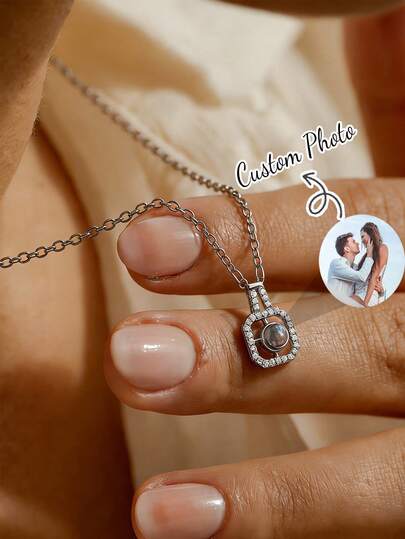 1pc Customized Photo Necklace, Stainless Steel Personalized Projection Pendant, Bling Bling Style Suitable For Men And Women, Customized Family Photo Necklace, Daily Wear, Ideal Gift For Girlfriend, Bridesmaid, Valentine's Day, Spring/Summer Fashion, Colorful, Retro, Minimalist, Casual, Cute, Customized, Personalized, Unique, Ideal Gift For Him, Ideal Gift For Her, Girlfriend, Boyfriend, Dad, Mom, Family, Friends, Anniversary