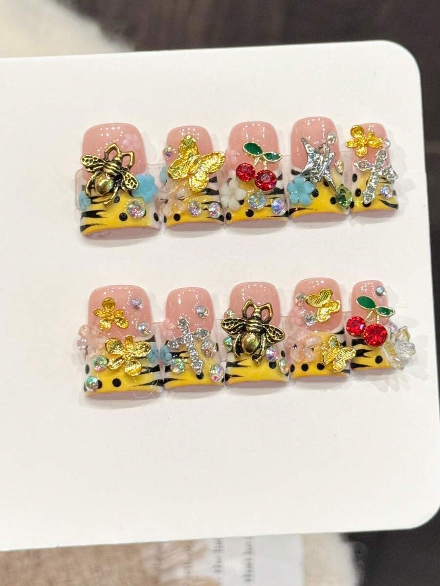 10片装短款手工美甲贴纸，适合派对和日常佩戴，“蜜蜂与蝴蝶”粉色和黄色蜜蜂蝴蝶图案，甜美少女风格，易于佩戴；10片装Y2K风格手工美甲贴纸，适合女孩和女性，节日、派对、日常佩戴、情人节、母亲节礼物，按压式美甲贴。