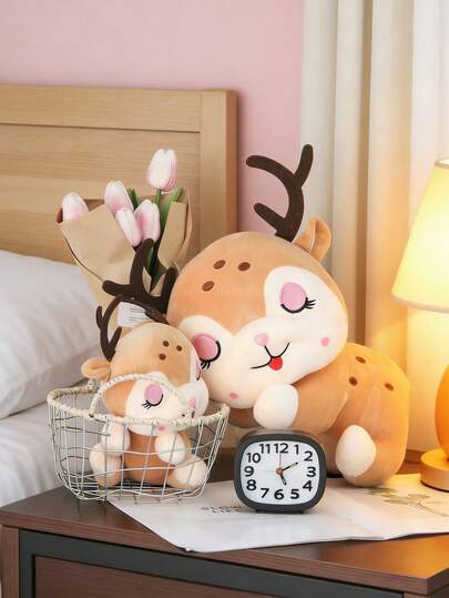40厘米和25厘米可爱的浅棕色小鹿毛绒玩具，柔软的填充动物玩偶，舒适的拥抱枕，适合儿童，是婴儿房和卧室装饰的理想之选，也是送给男孩女孩的生日礼物，更是圣诞节、婴儿洗礼、情人节和复活节庆祝活动的完美选择，非常适合旅行、乘车和睡前陪伴，可爱的驯鹿造型，蓬松的鹿角，采用优质毛绒材料，舒适耐用，适合所有年龄段的儿童和家居装饰。