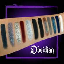 Paleta de Sombras de ojos veganas 12 colores ultra pigmentadas Murciélago Vampiria Malagna Cosmetics Obsidian - Obsidiana - Ver 3
