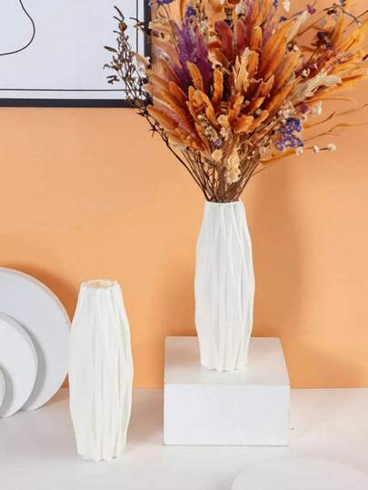 1个创意收纳罐，可收纳文具、化妆品、鲜花、硬币等，装饰性强，造型可爱，适合卧室、客厅、厨房装饰，可收纳筷子和叉子，是送给男友、女友、老师的绝佳礼物，也是万圣节的理想之选。