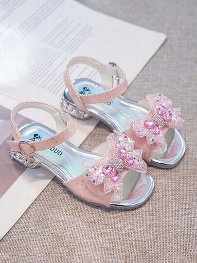 1双女童时尚平底凉鞋，幼儿软底防滑透气户外沙滩鞋，适合室内、室外、校园、运动、散步、日常穿着，春夏款