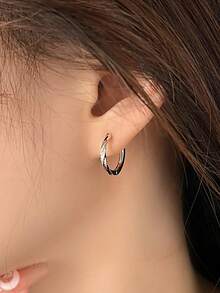 一对S925纯银极简几何耳环，镶嵌合成锆石，低过敏性，优雅奢华，适合日常佩戴、派对或节日礼物。 - 圓環 - 查看 5