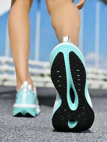 男士户外碳板运动鞋，竞赛跑鞋，训练跑鞋，半程马拉松跑鞋，速度跑鞋；女士运动鞋，田径比赛运动鞋，女士公路跑鞋，网眼透气鞋，耐磨、减震、防滑鞋底 - 白色 - 查看 10