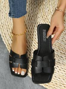 Màu đen dập nổi