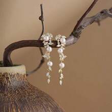 Vintage Pearl Diamond Long Drop Earrings, 18K Gold Plated Pearl Leaf Earrings, Bridesmaid Gift, Bridal Wedding Earrings, Gift For Wife - 金色 - 查看 1