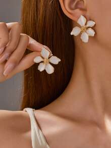 A Fashionable Oil Dripping Flower Earring For Women, With A Sense Of Grandeur, Luxury, Temperament, Simplicity, And Versatile Earrings - Flowers - View 3