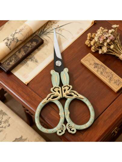 Tijeras vintage hechas a mano, tijeras de costura, tijeras de bordado, tijeras de tela, tijeras para manualidades de papel, regalo DIY, herramienta artesanal, tijeras decorativas, arte práctico, tijeras con mango tallado, accesorio de costura de alta gama, tijeras duraderas, tijeras de costura premium, tijeras para manualidades, pasatiempo DIY, entusiasta de la costura, herramienta de costura, tijeras de costura, tijeras de corte de papel para mujeres