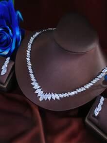 一套马眼形切割白色立方氧化锆V形女士婚礼新娘项链和耳坠首饰套装，适合新娘佩戴 - 白色 - 查看 7