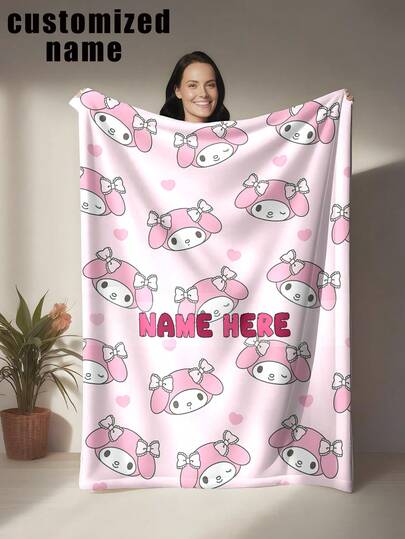 SANRIO بطانية مخصصة بموضوع، يمكن تخصيص الاسم الشخصي كبطل رئيسي، الأسلوب العام جميل وحلو - ناعم وراحة، قابل للغسل في الغسالة، مصنوع من قماش بوليستر مطبوع رقميًا، مناسب للأريكة والسرير والسفر والتخييم وغرفة المعيشة والمكتب والمقعد - مناسب كهدية للعائلة والأصدقاء