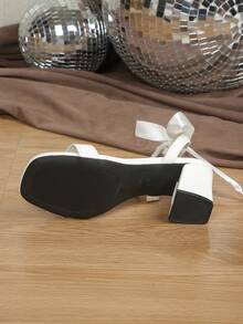 女士新款厚底露趾凉鞋，性感百搭连衣裙鞋，白色珍珠链系带性感凉鞋 - 白色 - 查看 7