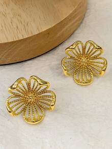 1 par de pendientes de flor hueca elegantes, minimalistas y versátiles, adecuados para el uso diario y festivo de las mujeres - Dorado - Ver 2