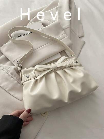 White Bag.New Autumn/Winter Fashion Versatile Personality Pleated Bow Decor Women's Handbag, Elegant Sweet Style, Suitable For Shopping, Wallet, Shopping, Young Women, College Students, Newlyweds, White-Collar Workers. Ideal For Office, School, Work, Business, Commuting, Outdoor Activities, Travel, Outings And Other Occasions.