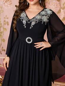 UNITHORSE V-Neck Pearl Beaded Embroidered Floral Chiffon Dress With Side Slit, Waist Decor Button, Flared Hem, Elegant Formal Gown - Black - View 5