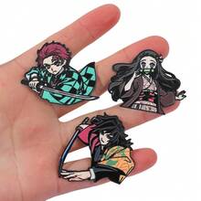 1/6件套精美时尚卡通风格胸针，包含《鬼灭之刃》动漫角色：炭治郎、祢豆子、善逸、香奈乎和伊之助。时尚包包配饰。 - 彩色 - 查看 4