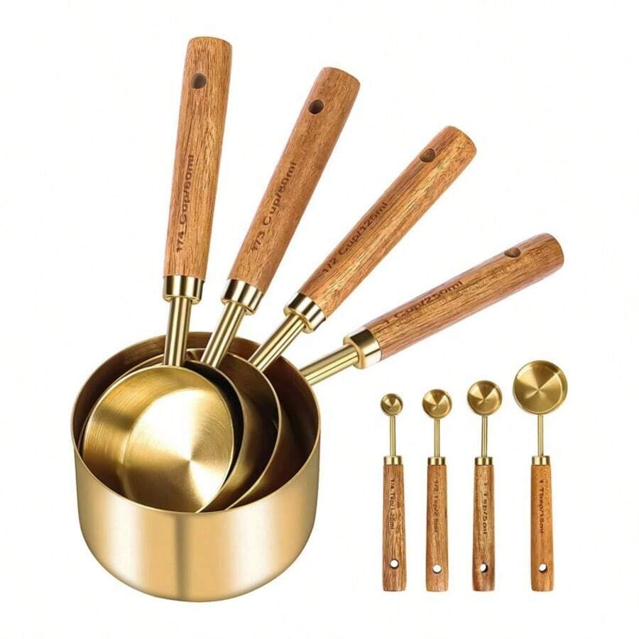 This 8-Piece Set Of Gold Stainless Steel Measuring Spoons And A Baking Measuring Cup With A Solid Wood Handle Is A Precise Measuring Tool For The Kitchen. It Is Suitable For Accurately Weighing Ingredients Such As Coffee Powder, Tea Leaves, And Sugar, Ensuring Consistent Beverage Flavor. It Is Perfect For Baristas And Tea Lovers. - màu nâu - Xem 1