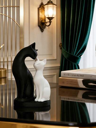 This Detachable Black And White Cat Sculpture Features A Creative And Elegant Design With A Smooth Matte Finish. This Modern Abstract Sculpture Can Be Freely Combined, Suitable For Your Decorative Style, And Is A Charming Accent For Your Home, Office Desk Or Shelves. It Perfectly Integrates Functionality And Artistic Appeal. Whether As A Romantic Gift Or A Fashionable Space Accent, It Is A Great Choice.