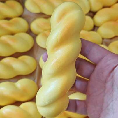 2026 Viral Stress Relief Toy, Realistic Braided Bread Design, Slow Rebound, Soft Texture, Desk Decor