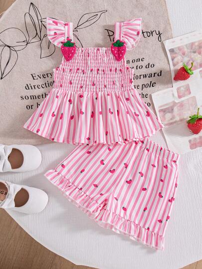 2件套女婴夏季新款可爱卡通草莓印花无袖上衣和短裤休闲套装，适合户外穿着