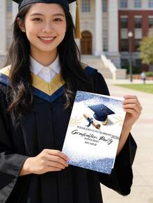 1 pezzo Biglietti di auguri personalizzati per la stagione di laurea, inviti personalizzati per la festa di laurea della classe del 2026, biglietti di laurea personalizzati con nome e dettagli dell'evento, design con berretto e diploma glitterati blu, forniture per feste di laurea per annunci, inviti, auguri, regalo ideale per laureati, amici, forniture per feste di laurea, regali personalizzati - Multicolore - Visualizzare 3