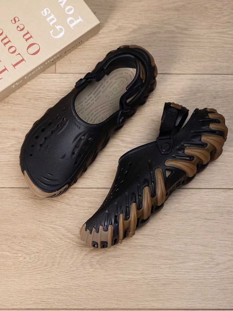 Crocs Chanclas unisex, sandalias casuales para ir y venir, zuecos ligeros y cómodos para el ocio 211675-001 - Negro - Ver 1