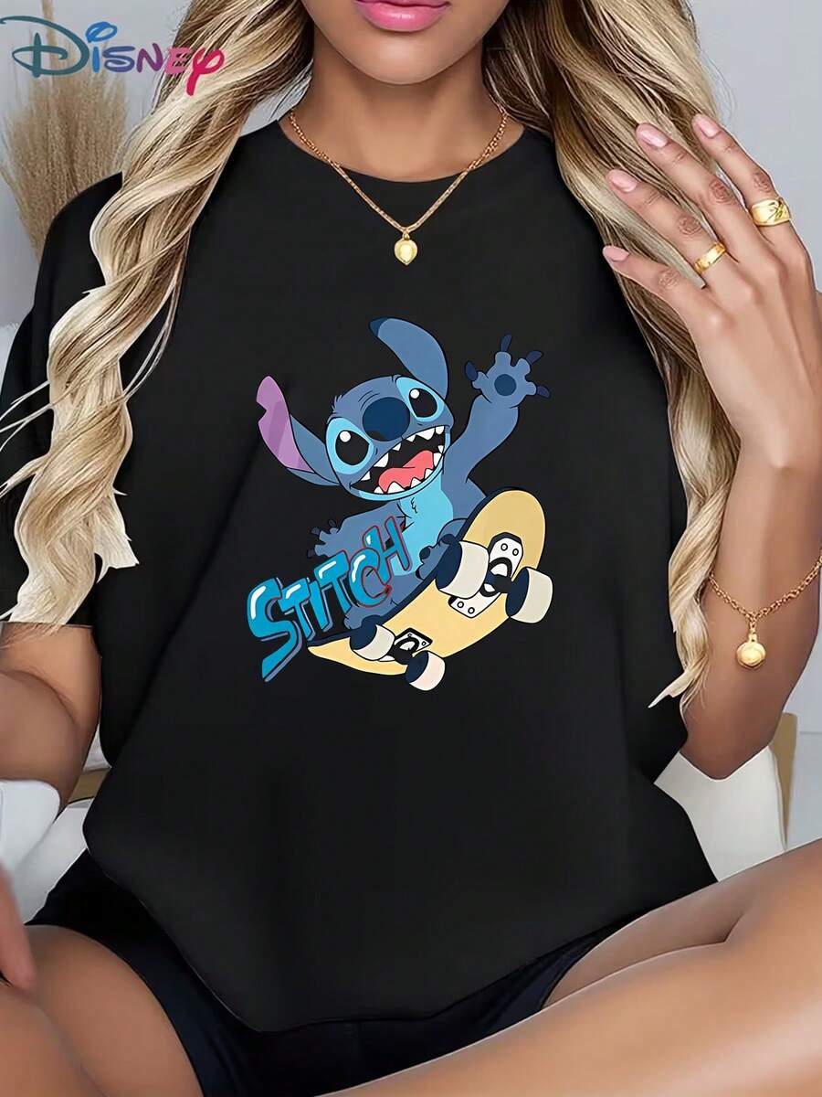 Disney Lilo & Stitch Skateboarding Stitch T-ShirtMade From Soft, Comfortable, And Durable Pure Cotton, This Is An Ideal Choice For Spring And Summer. This Crew Neck T-Shirt Is Suitable For Various Occasions, Including Everyday Wear, Shopping, Parties, Travel, And Gatherings, And Also Makes A Thoughtful Gift. - Blanc - Voir 1