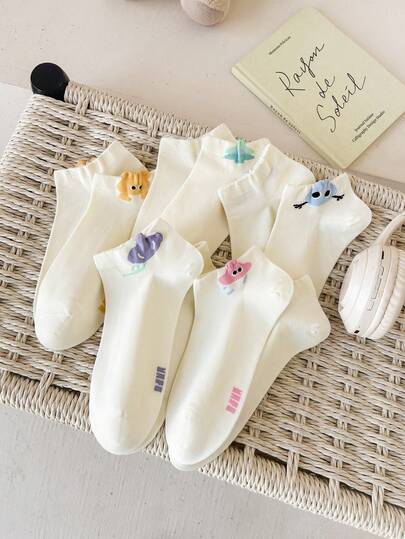 1 Pair Cute Doll Design Non-Slip Breathable Comfortable Ankle Socks For Women