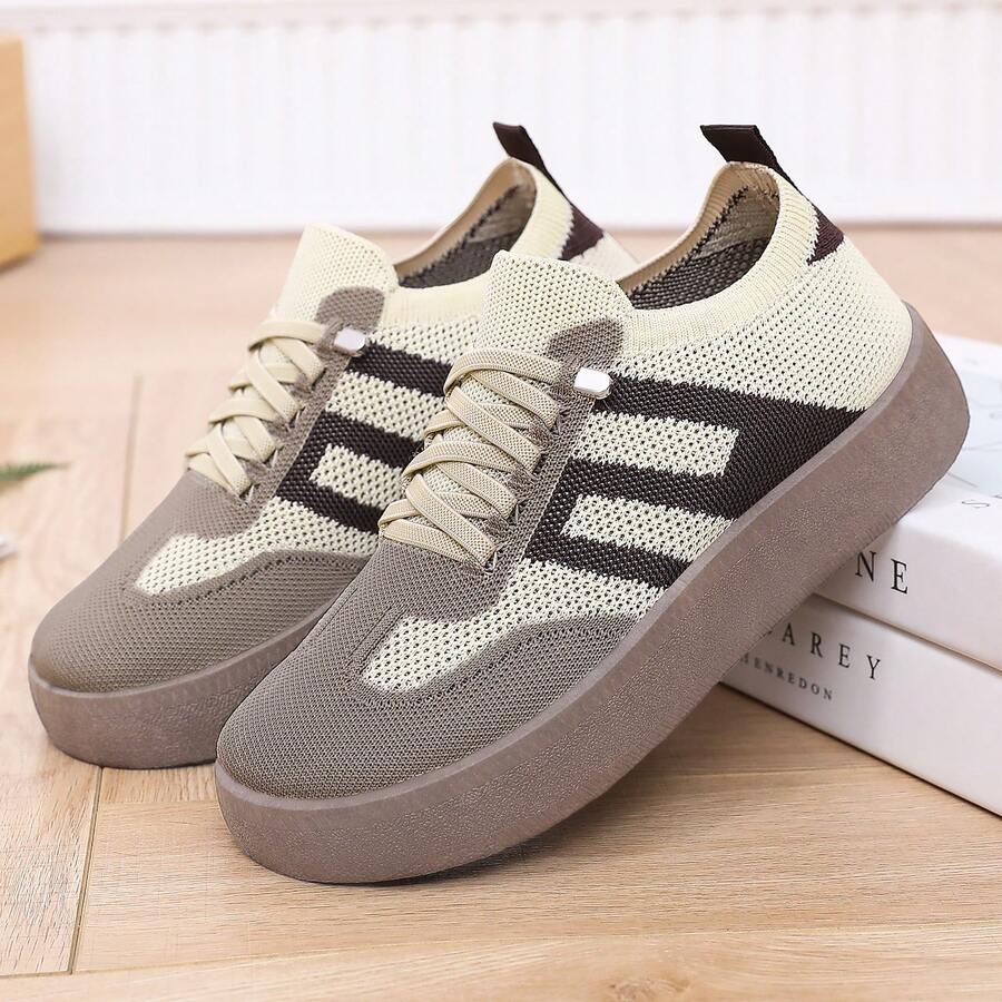Women's Flat Shoes, Available In Plus Sizes, Featuring A Thick Sole And Lace-Up Design. The Lightweight, Breathable Mesh Upper Is Slip-Resistant And Shock-Absorbing, Easy To Clean, And Has A Casual Style Suitable For Everyday Wear, Running, Fitness, Travel, And Shopping. Also Suitable As Women's Tennis Shoes, Women's Athletic Shoes, And As A Women's Day And Mother's Day Gift. - 白色 - 查看 1