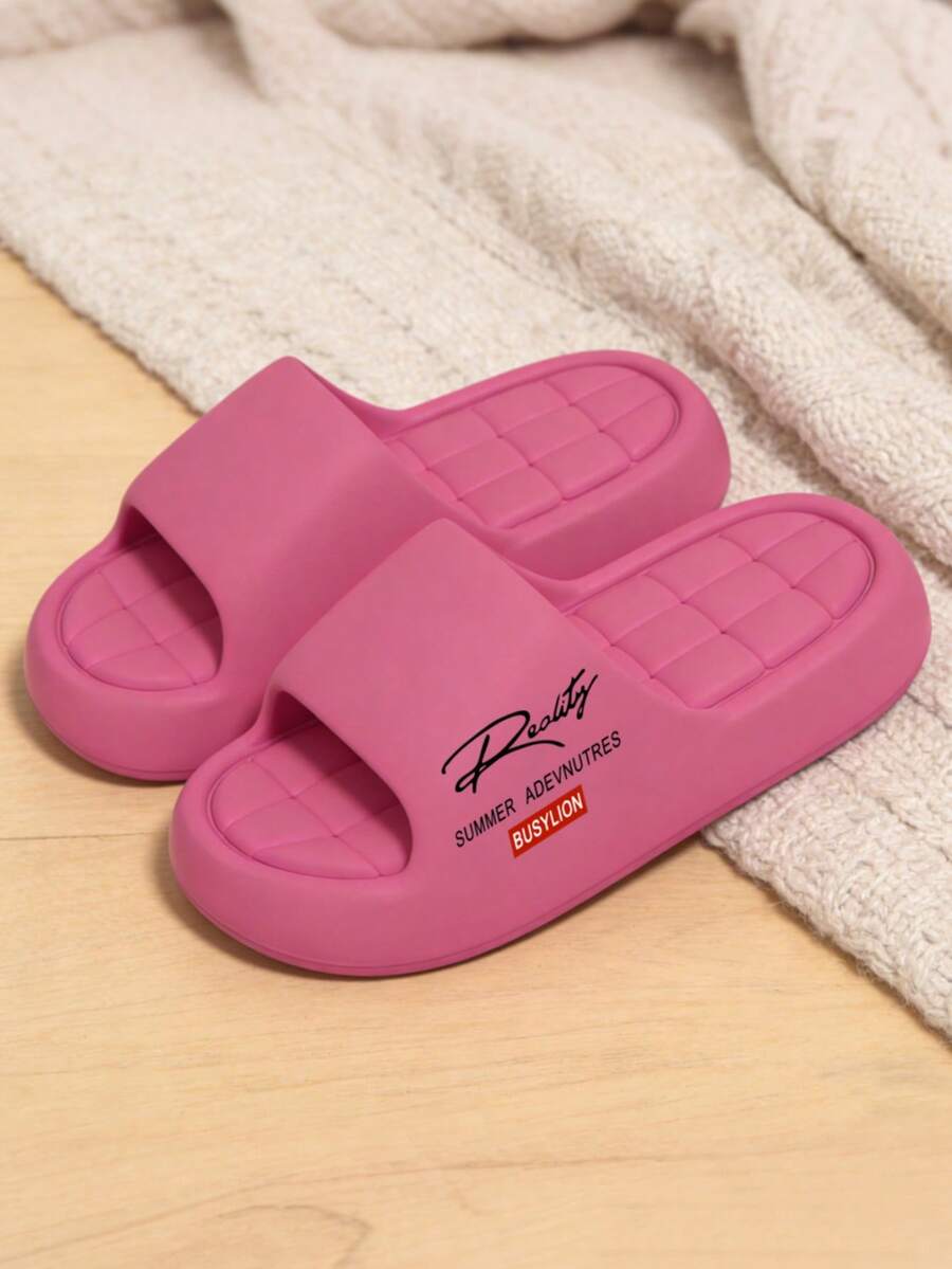 Unisex Thick-Sole Slide Sandals – Minimalist Letter Print Design, One-Piece EVA Soft Non-Slip Shock-Absorbing Sole, Quilted Texture Cloud-Like Comfort, Dual-Use For Home & Outdoor Wear, Fashion Slide Slipper Item - Hồng đỏ - Xem 1