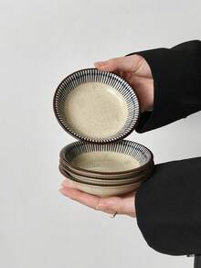 1pc/2pcs/4pcs Japanese Underglaze Ceramic Sauce Dishes, Household Soy Sauce Vinegar Dipping Dishes, Tomato Ketchup Salad Sauce Dishes, Dessert Snack Plates, Cafe Restaurant Seasoning Dishes, Holiday Gift For Family And Friends - Multicolor - View 12